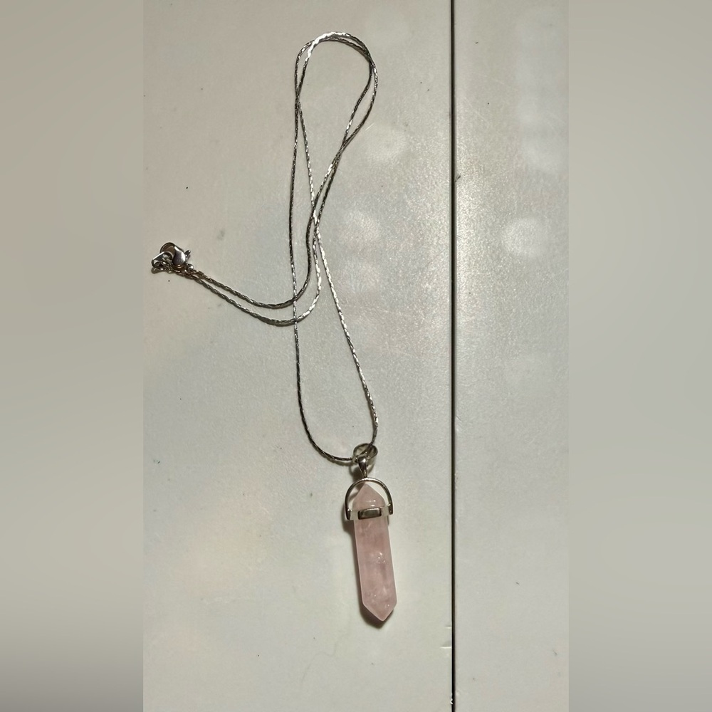 Elegant Rose Quartz Pendant Necklace